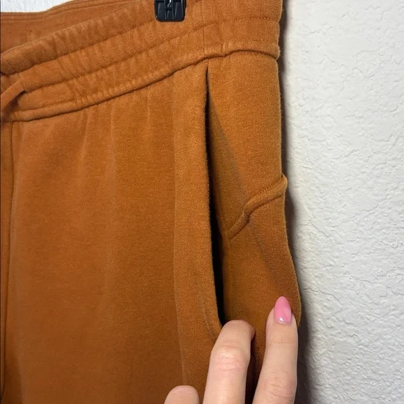 Lululemon Loungeful Straight Leg Pant Sweatpants size 10 butternut brown - Picture 6 of 8